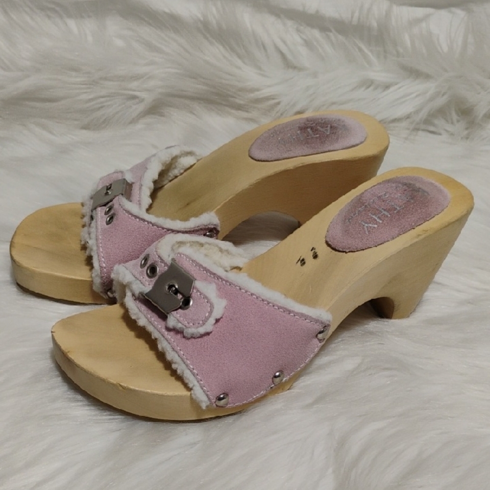 (#201) SALE! Kathy Van Zeeland Pink/Tan Mules W Buckle Details Sz.6